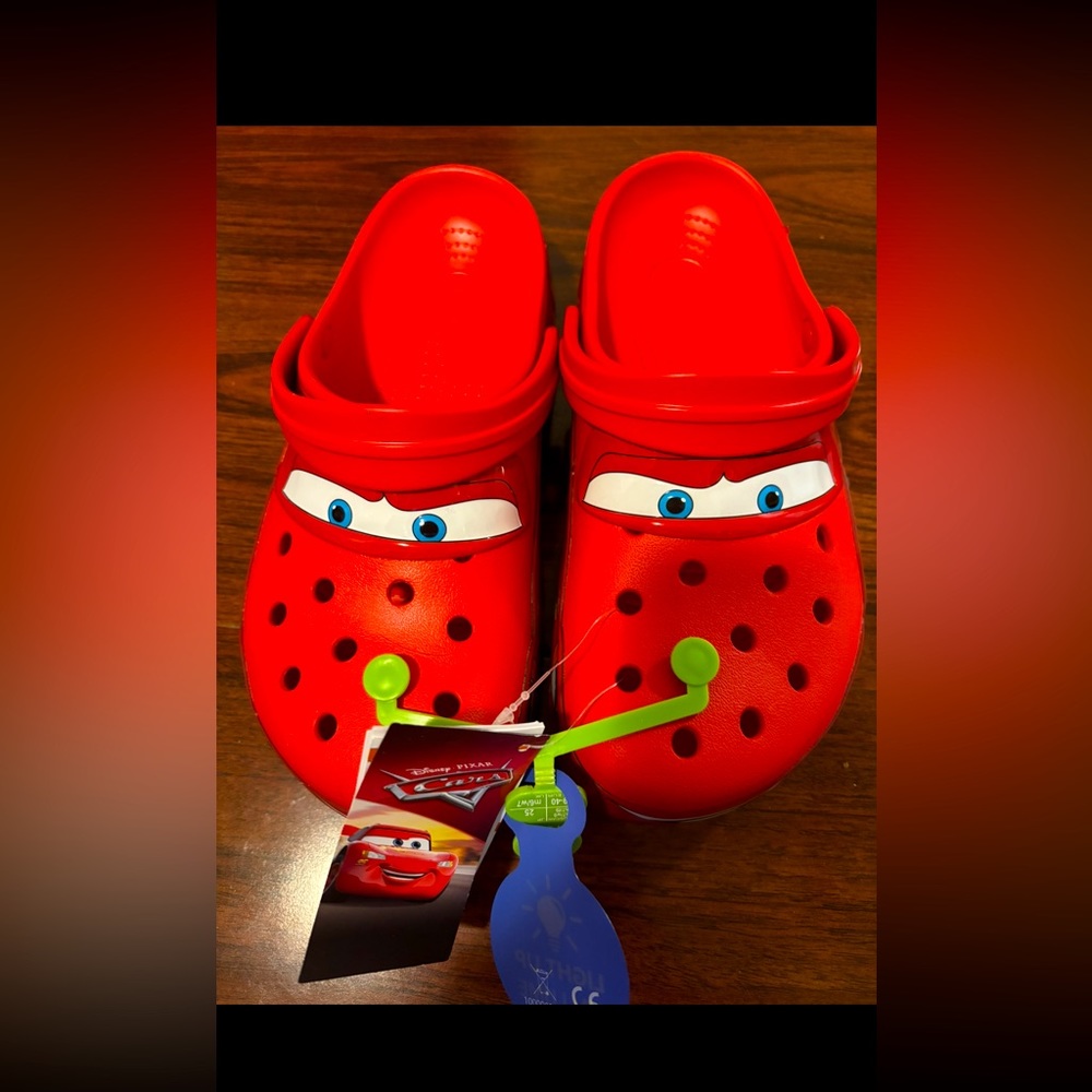 Lightning McQueen Crocs adult